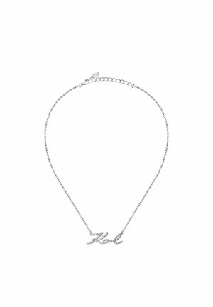 Collana in argento con pendente cursivo "Ariel" arricchito da piccole pietre trasparenti, che mette in risalto un design delicato e una finitura raffinata.