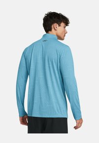 Under Armour TECH VENT GEOTESSA - Ilgarankovis viršutinės dalies drabužis - capri
