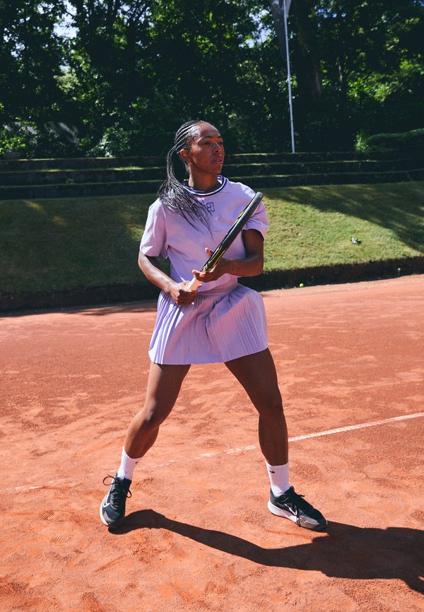 HERITAGE CROP TEE - Sports T-shirt - hydrangeas4