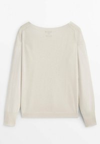 Hellbeige Pullover mit langen Ärmeln und rundem Halsausschnitt, gerippten Bündchen und Saum, von hinten vor einem weißen Hintergrund gezeigt.