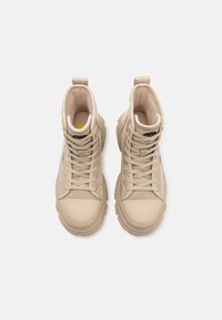 Buffalo CADE LACE UP HI - Stivaletti con plateau - cream