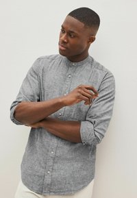 Next LINEN BLEND ROLL SLEEVE SHIRT WITH GRANDAD COLLAR - Košile - grey
