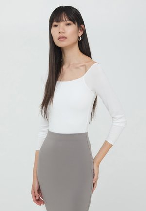 CON SCOLLO SHIFFER A UNITA - Maglietta a manica lunga - bianco lana