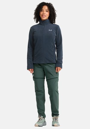 PS LOW W - Outdoorschoenen - green zinnia