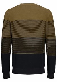 Pull en maille à manches longues avec texture côtelée horizontale, vert olive en haut dégradé vers du noir en bas et aux poignets.