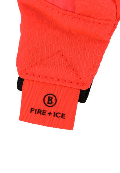Helle orange Handschuh mit hexagonalem Muster, verstärkten Nähten und einem schwarzen Riemen. Das Etikett trägt die Aufschrift "FIRE + ICE" mit einem kreisförmigen Logo.