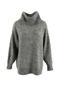 Pull gris surdimensionné avec un col haut, des manches longues et une finition douce et texturée. Le design présente une coupe décontractée et aucun système de fermeture visible.