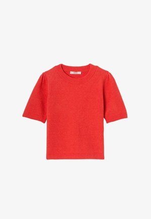 Pull en tricot rouge à manches courtes avec un col rond, mettant en avant des manches ballons et des bords côtelés pour une texture et un ajustement optimal.