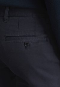 Thumbnail Image 6