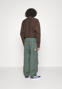 Carhartt WIP COLE PANT - Cargobukser - jura