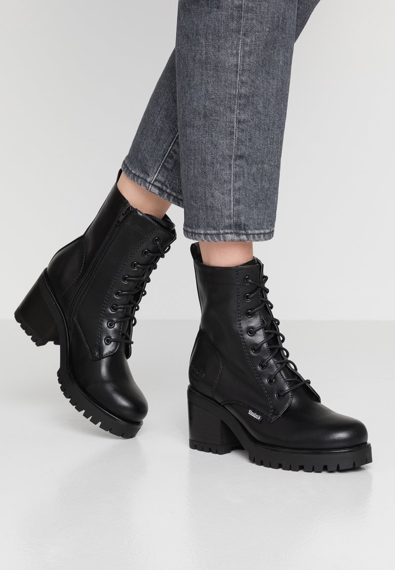 Dockers by Gerli Botki na platformie