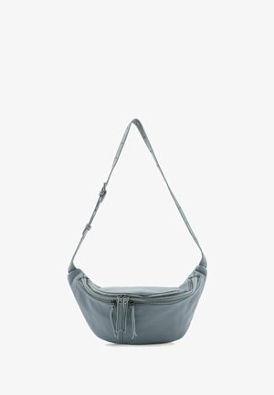 Fanny pack en cuir bleu avec une forme arrondie, dotée de deux compartiments zippés et d'une sangle texturée avec des trous pour l'ajustement.