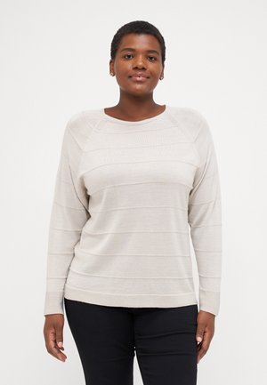 Lys beige langermet genser med horisontale striper, rund hals og ribbede cuff. Myk tekstur, avslappet passform og rett nederkant.