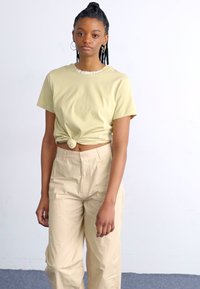 The North Face ZUMU TEE - T-shirts med print - gravel