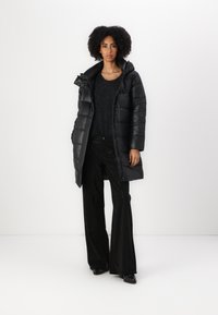 Calvin Klein Jeans PADDED FITTED JACKET - Žieminis paltas - black