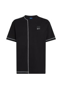 Cămășuță scurtă neagră din bumbac, cu cusături albe în contrast și un patch pătrat cu logo pe piept. Croială casual, regular fit.