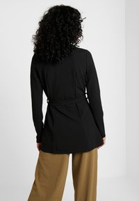 Missguided Żakiet
