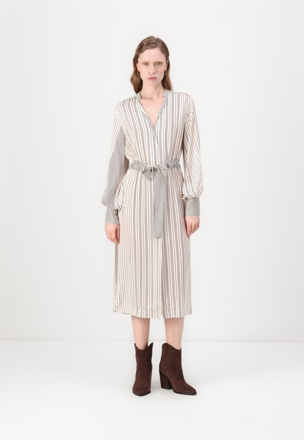 ACTITUDE DRESS - Blusenkleid