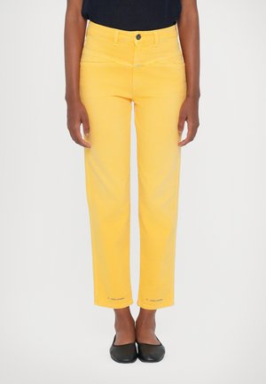 PEDAL PUSHER - Jeans Slim Fit - yellow