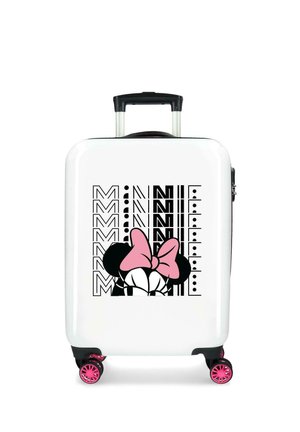 Maleta rígida blanca con ruedas rosas y un gráfico de la cara y moño de Minnie Mouse, con texto estilizado en blanco y negro.
