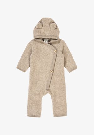 Beige babyromper van gestructureerde stof, met een capuchon met berenoren, lange mouwen en een sluiting met houten knopen.