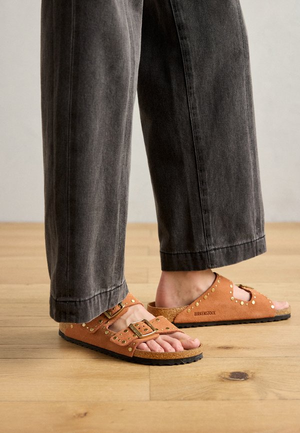 ARIZONA RIVET LEVE NARROW - Sandals - dark rust3