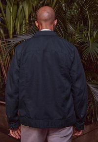 Next TEXTURED BUTTON UP - REGULAR FIT - Nyári dzseki - navy blue