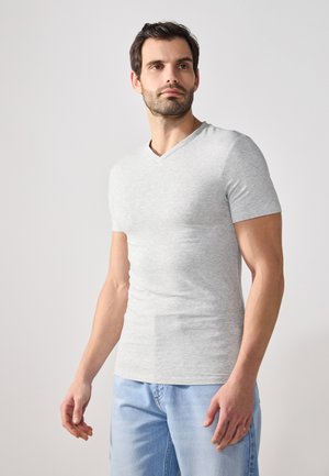 - T-shirt basic
