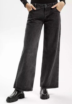 Cross Jeans - Jeansy Dzwony
