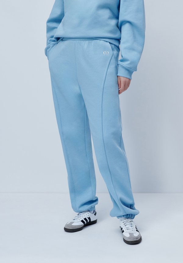STUDIO NORA PANTS - Jogginghose - hellblau