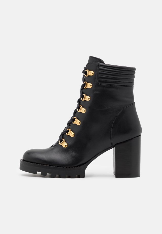 bottines lacets femme minelli