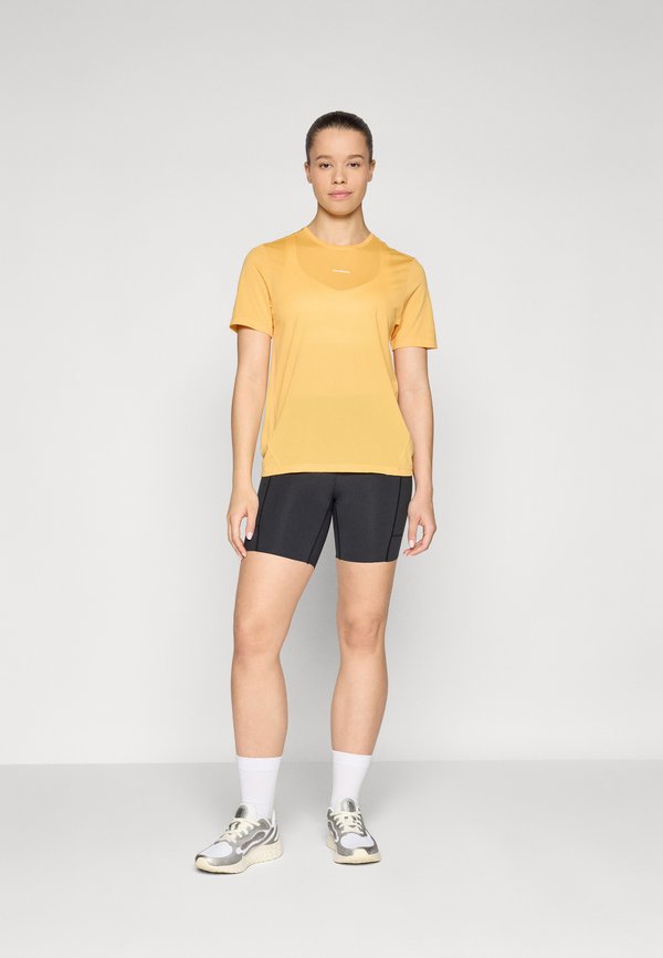 SHKOUT CORE TEE - Sports T-shirt - warm apricot2
