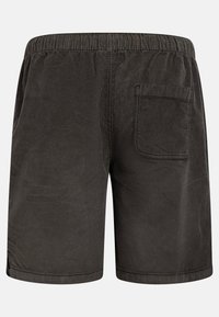 Σκούρα γκρι βερμούδα από κορντόι με ελαστική μέση και μια πίσω τσέπη, εμφανιζόμενη από πίσω.