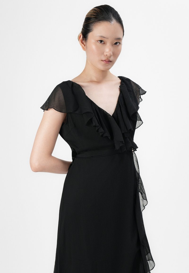 long cool woman in a black dress chords Amazon.com: Best of the Hollies Piano, Vocal and Guitar Chords:  9781423490050: Hollies, The: Books