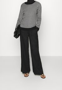 Kaffe Pullover - black