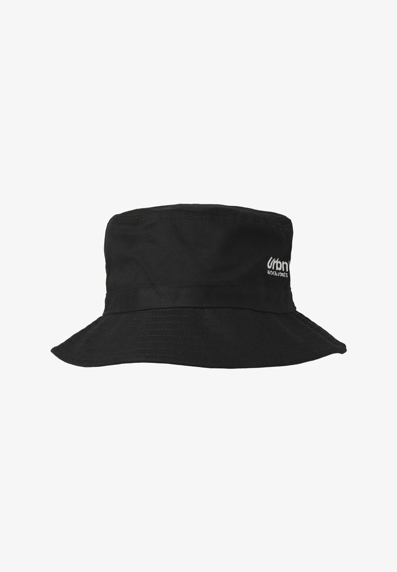 Zwarte bucket hat van stof, met een brede, naar beneden hellende rand en een gestikte band rond de kroon. Inclusief logo-detail aan de zijkant.