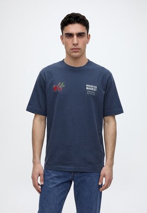 Abercrombie & Fitch, FARMERS MARKET - Тениска с щампа - dark blue