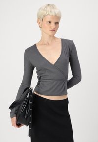 Gina Tricot LONG SLEEVE WRAP - Top dugih rukava - thunderstorm