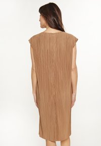 usha Rochie de zi - beige