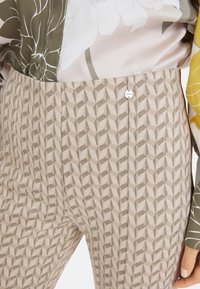 Marc Cain FATSA - Trousers - new pearl melange