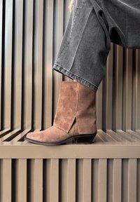 Manfield MIT UMSCHLAG - Stivaletti texani / biker - taupe