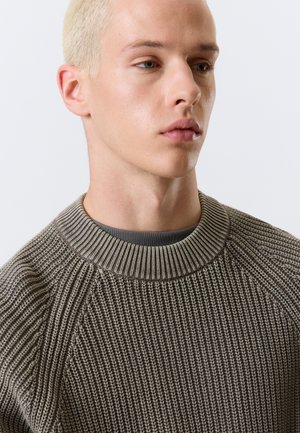 Rank 6: Weekday - RELAXED - Jumper