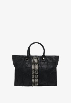 Sort læder tote taske med kviltet mønster, der har en central række af metalnitter. To runde håndtag og forstærkede øjer.