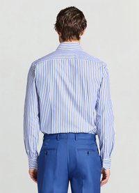 Langärmliges Hemd mit blauen und weißen vertikalen Streifen, klassischem Kragen, knöpfbaren Manschetten und einem glatten Baumwollstoff.