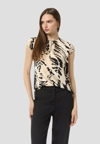 comma MIT KAPPÄRMELN - T-Shirt print - schwarz