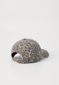 Thumbnail Image 2