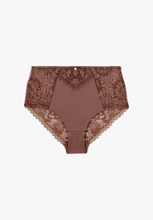 Culotte taille haute en brun avec un devant en tissu lisse et un détail en dentelle intricé sur les côtés, arborant des bords festonnés.