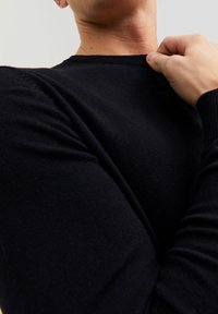 Jack & Jones Stickad tröja - black
