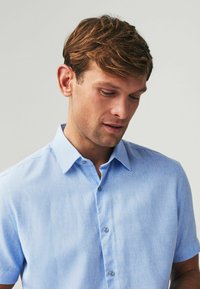 Next SHORT SLEEVE - REGULAR FIT - Marškiniai - light blue