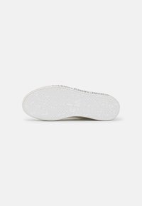 Calvin Klein Jeans FLATFORM  - Sneakers basse - bright white